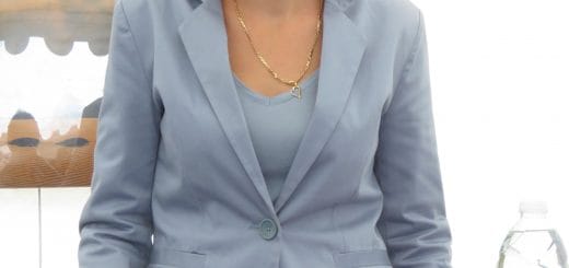 Alexandra Le Dauphin Au boulot chomette